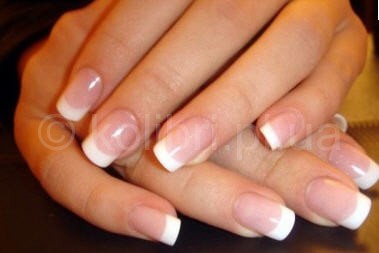 Наращивание ногтей акрилом