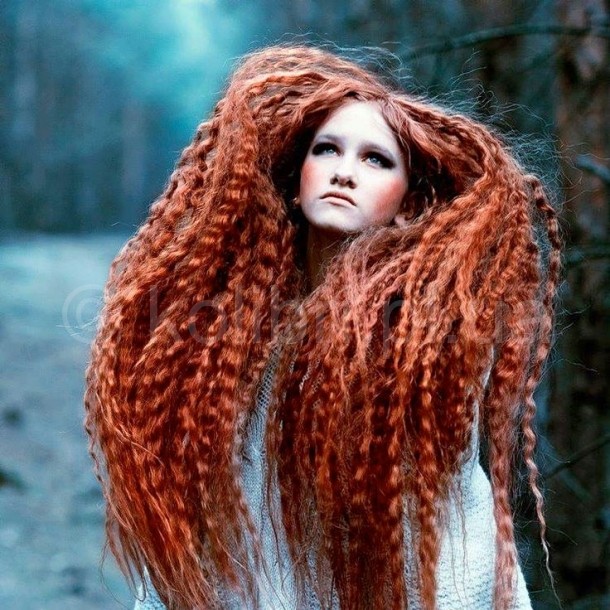 5 самых необычных девушек с цветными волосами